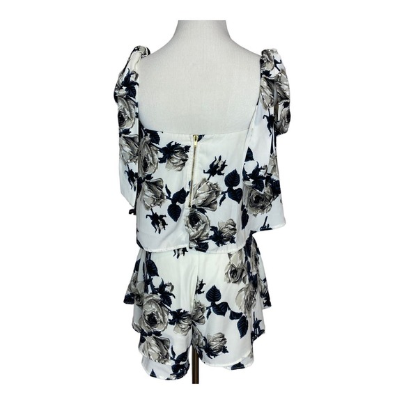 Two Piece Blue Floral Crop Top Short set - Picture 6 of 12